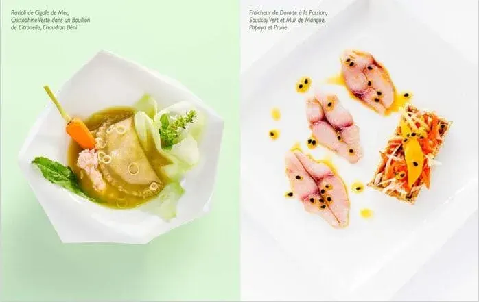 Ravioli de cègle de mer dans un bouillon citronnelle et assiette de dorade à la passion accompagnée de mangue et papaye.