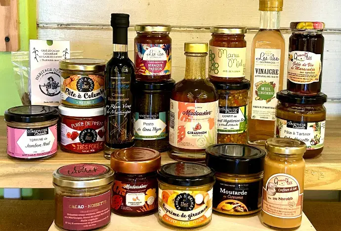 Sélection de sauces, confitures, moutardes et condiments artisanaux de Martinique