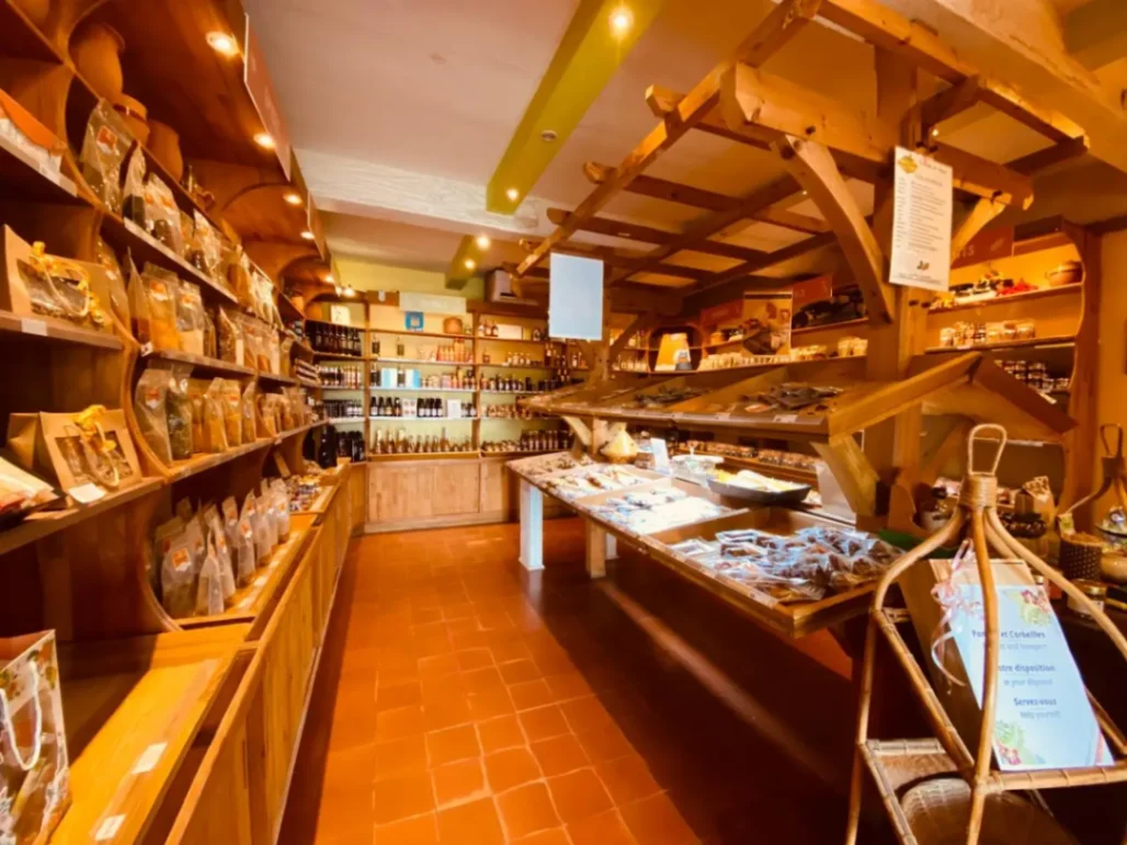 Boutique martiniquaise spécialisée en épices, rhums et produits locaux artisanaux.